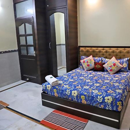 Hotel Traditional Inn New Delhi Bagian luar foto