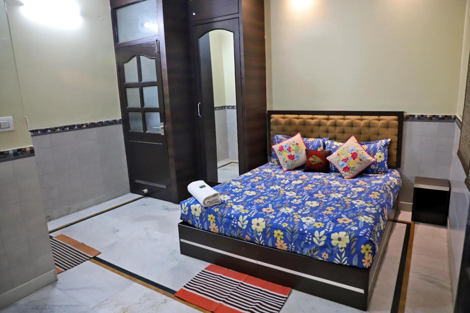 Hotel Traditional Inn New Delhi Bagian luar foto