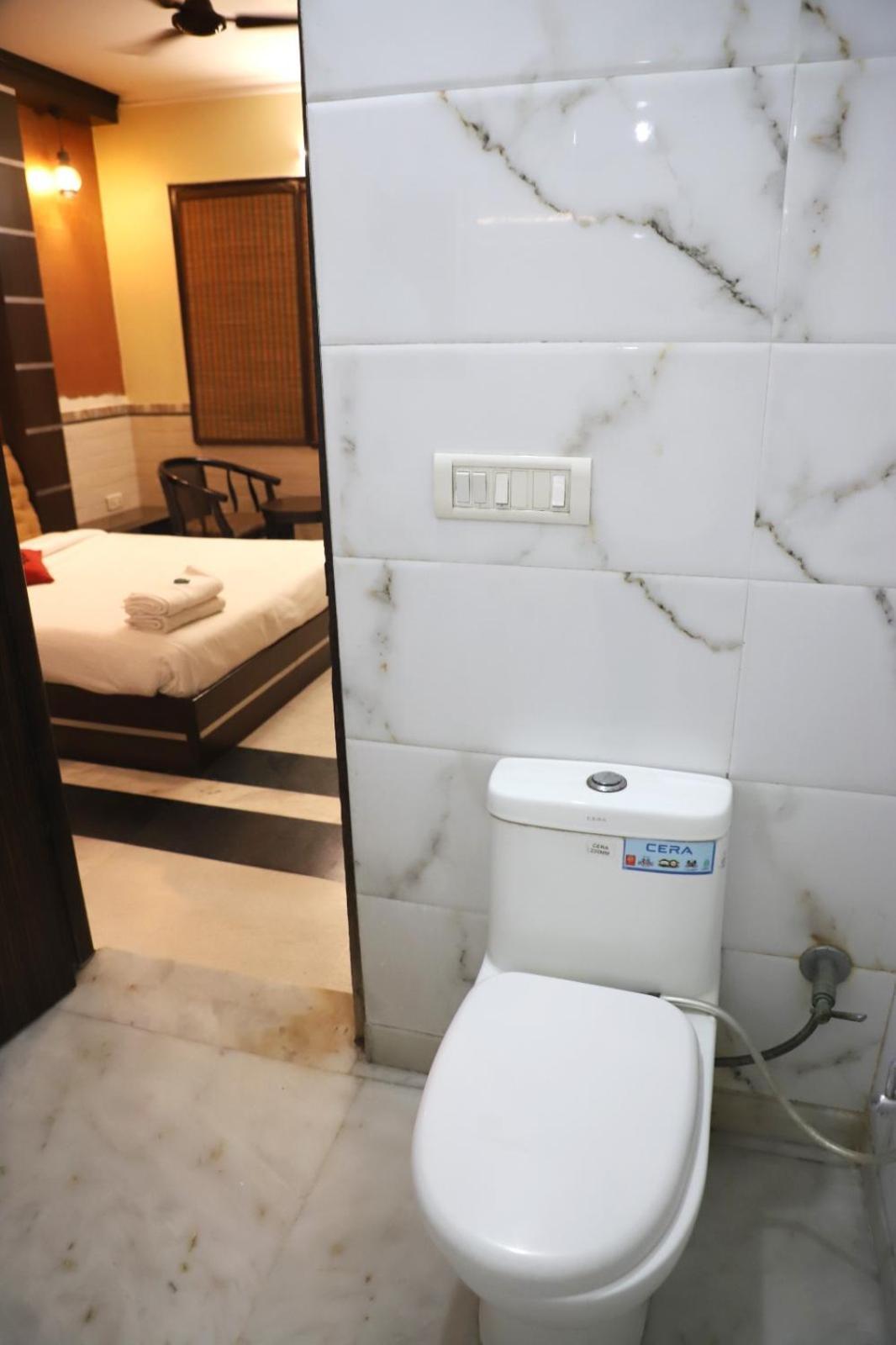 Hotel Traditional Inn New Delhi Bagian luar foto